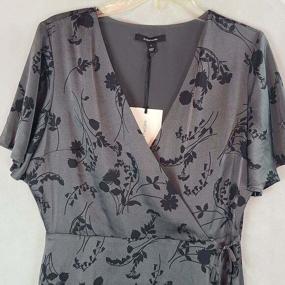 New 41 Hawthorn W's (L) Gray & Black Floral Satin Flutter Sleeve Faux Wrap Dress - Picture 7 of 14